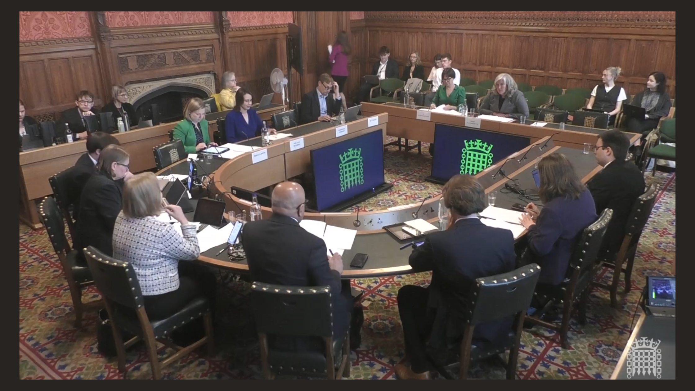 Image of oral hearing at Transport Committee, with Transport Minister Heidi Alexander.